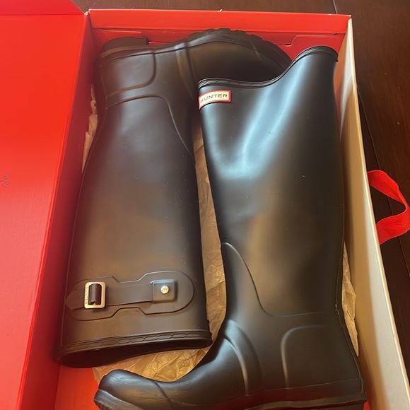 New Hunter Boot - Picture 3 of 3